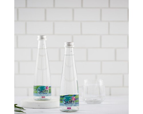 Вода Şeh (без газа) в стеклянной бутылке ёмкостью 0.33 л
